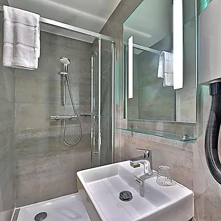 Hotel Louvre Richelieu 3*