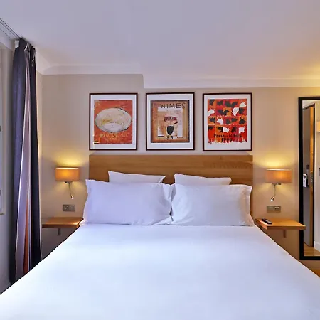 里切里尔卢浮酒店 3*