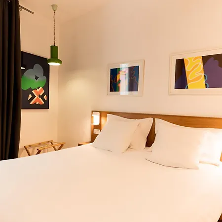 里切里尔卢浮酒店