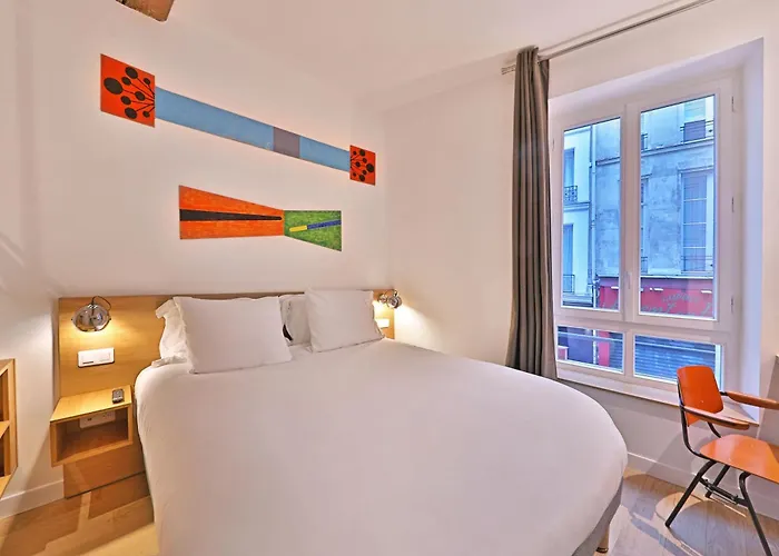 里切里尔卢浮酒店 酒店 3*