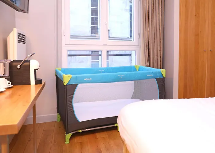 里切里尔卢浮酒店 酒店 3*