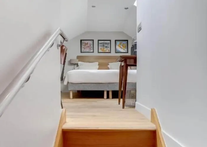 里切里尔卢浮酒店 酒店