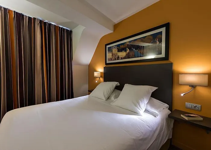 里切里尔卢浮酒店 酒店