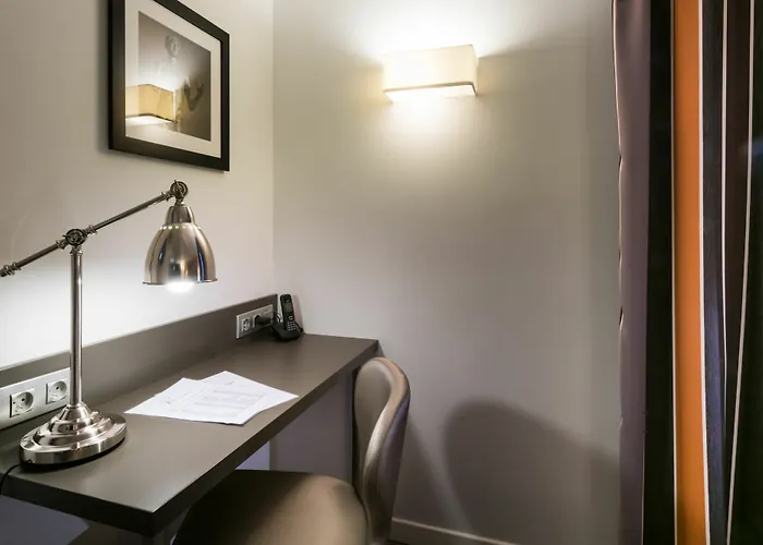 里切里尔卢浮酒店