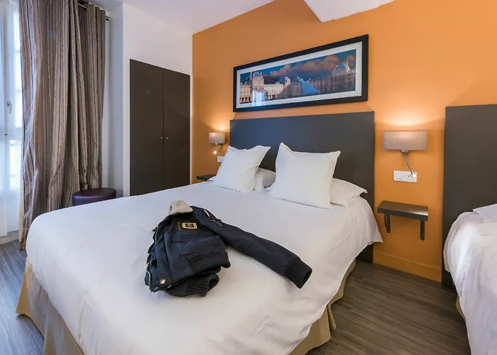 里切里尔卢浮酒店