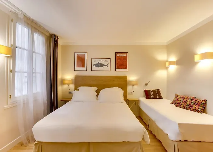 里切里尔卢浮酒店 3*