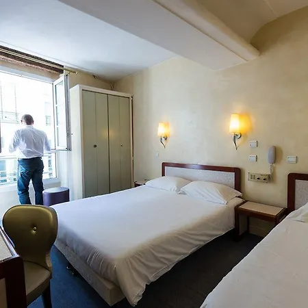 Louvre Richelieu Hotel 3*