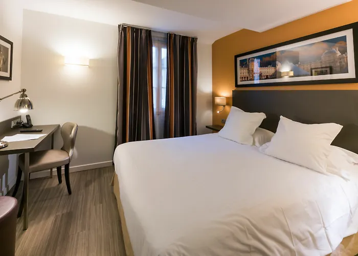 Louvre Richelieu Hotel 3*